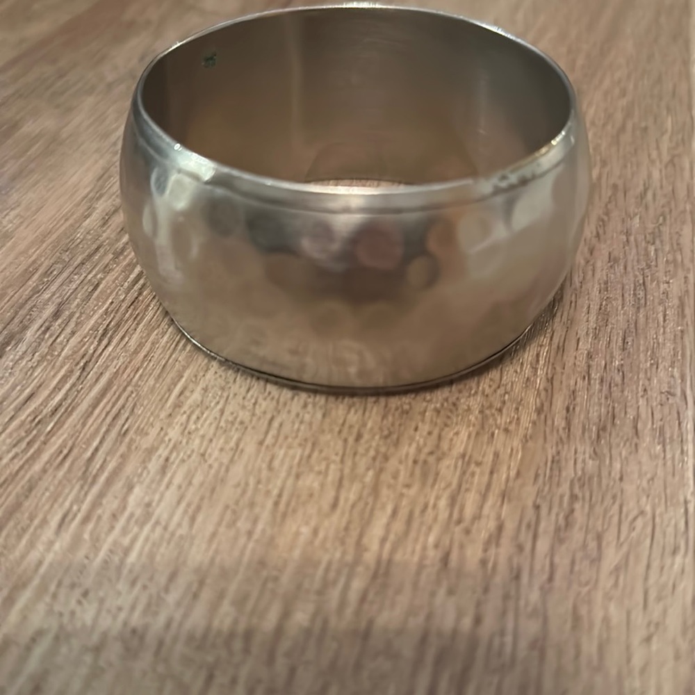 Stealing silver Theory bracelet